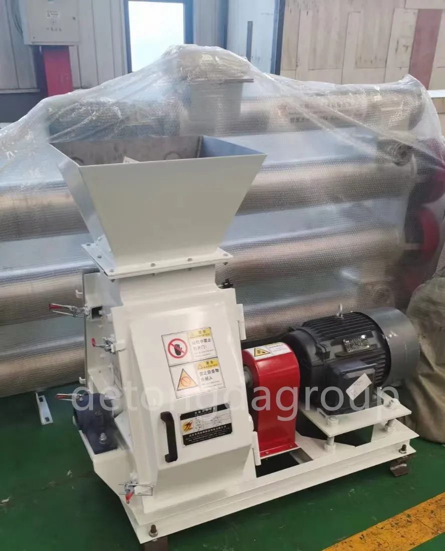 Macchina per la produzione di mangimi per animali, macchina per la lavorazione dei mangimi, macinatrice fine, mulino a martelli larghi, mulino per mangimi